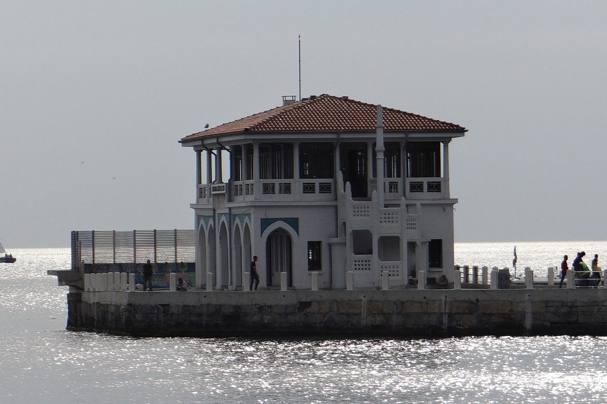 Tarihi Moda İskelesi ve Marmara Denizi