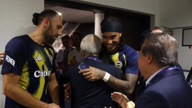 Aziz Yıldırım ile Lyon taraftarları arasında gerginlik 1 Fenerbahçe Başkanı Aziz Yıldırım’ın Lyon taraftarlarıyla sözlü tartışmaya girdiği anlar görüntülendi.
