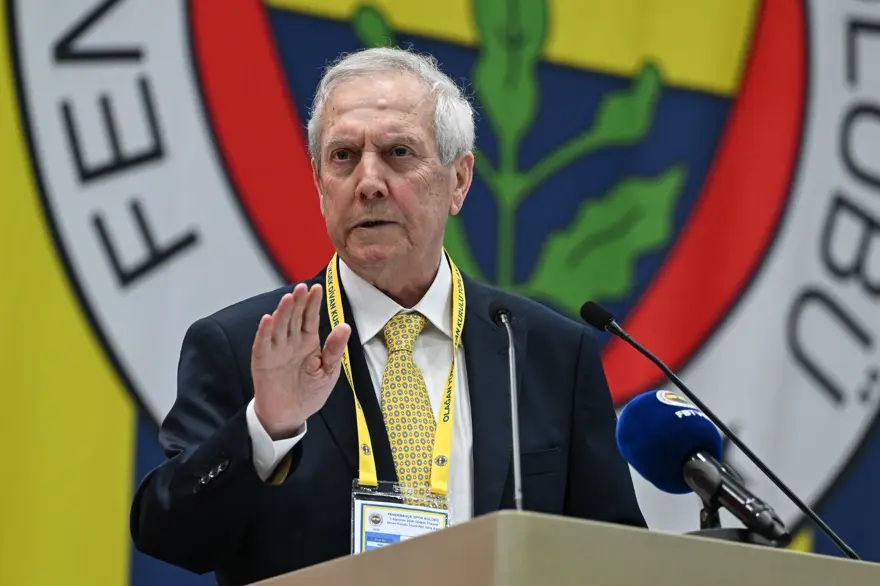 Fenerbahçe Başkanı Aziz Yıldırım, kızı Yaz Yıldırım ve kulüp hakkında yapılan paylaşımlar nedeniyle bazı sanal medya kullanıcılarından şikâyetçi oldu.