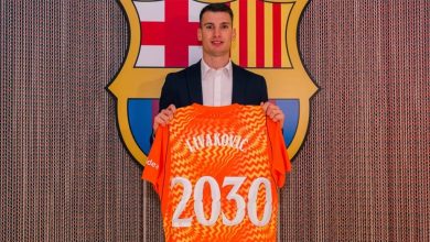 Fenerbahçe, Hırvat kaleci Dominik Livakovic’in Barcelona’ya kalıcı transferi konusunda anlaşma sağlandığını duyurdu.