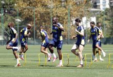 Süper Lig’de Konyaspor’u mağlup eden Fenerbahçe, ara vermeden Şampiyonlar Ligi’ndeki kritik Lyon deplasmanına odaklandı.