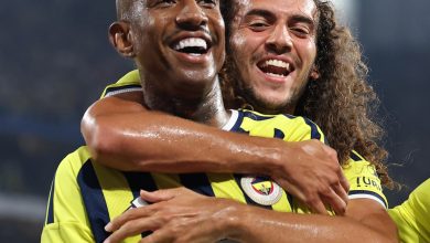 Kadıköy’de Avrupa gecesi! Fenerbahçe rövanş öncesi farkı cebine koydu 2 Şampiyonlar Ligi yolculuğuna güçlü başlayan Fenerbahçe, Sturm Graz karşısında ilk bölümde bulduğu gollerle 2-0 kazandı.