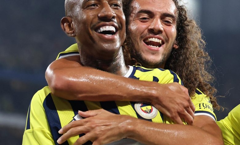 Şampiyonlar Ligi yolculuğuna güçlü başlayan Fenerbahçe, Sturm Graz karşısında ilk bölümde bulduğu gollerle 2-0 kazandı.