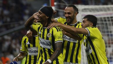 Fenerbahçe'den Şampiyonlar Ligi’nde 18 sezon sonra bir ilk 2 Kadıköy’de 1-1 berabere kaldığı Olimpik Lyon’u Fransa’daki rövanşta 2-1 mağlup etti.