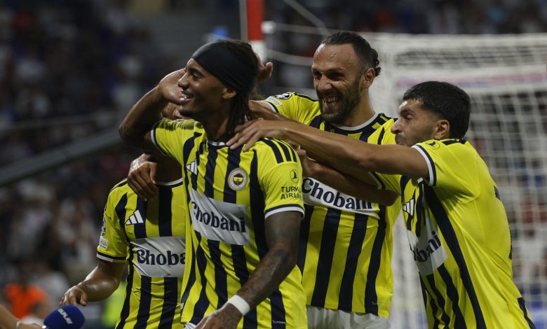 Kadıköy’de 1-1 berabere kaldığı Olimpik Lyon’u Fransa’daki rövanşta 2-1 mağlup etti.