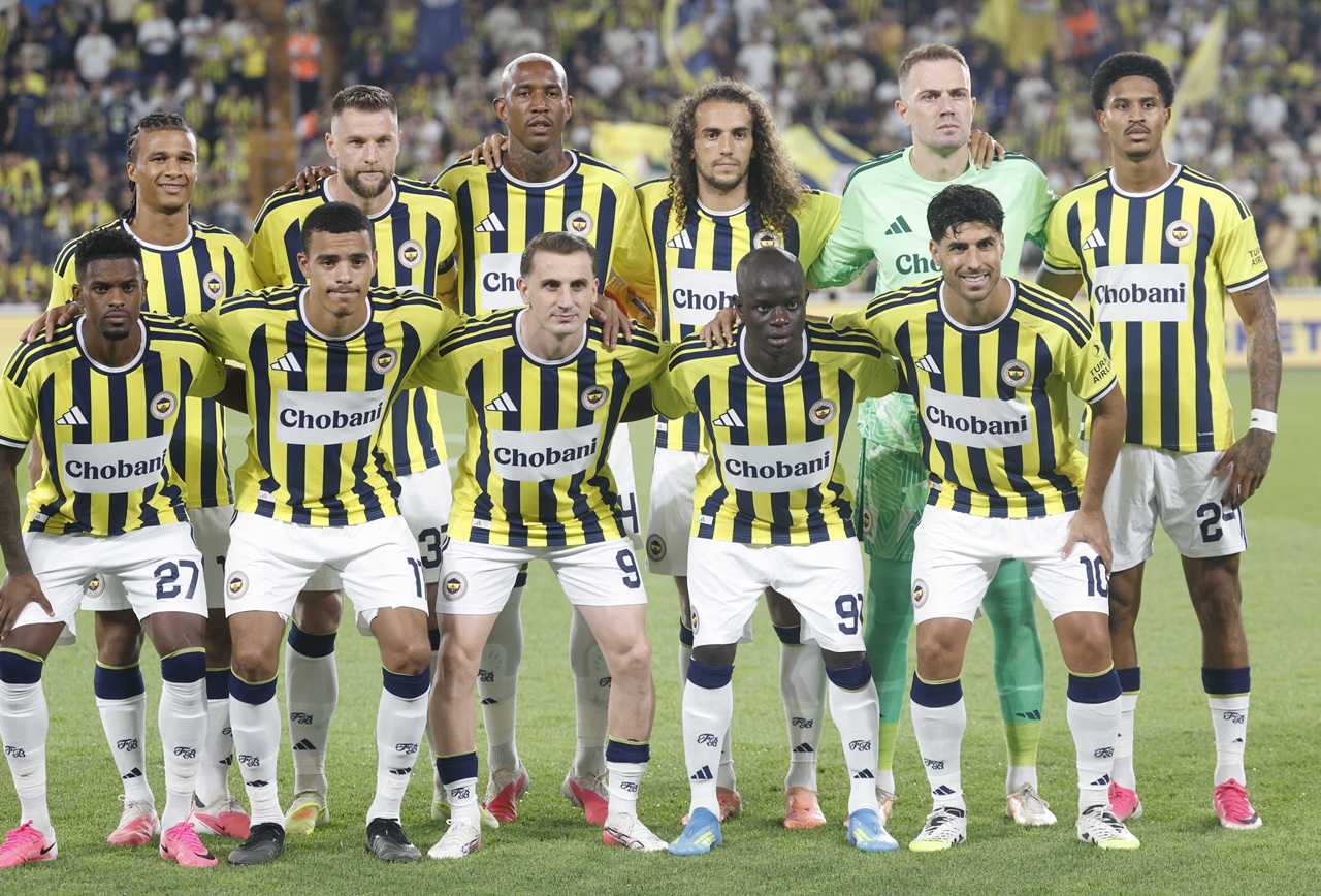 Kadıköy’de Avrupa gecesi! Fenerbahçe rövanş öncesi farkı cebine koydu 2 fenerbahce