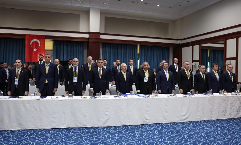 Fenerbahçe Kulübünün 31 Mayıs 2026 itibarıyla toplam borcunun 27 milyar 961 milyon liraya ulaştığı duyuruldu.