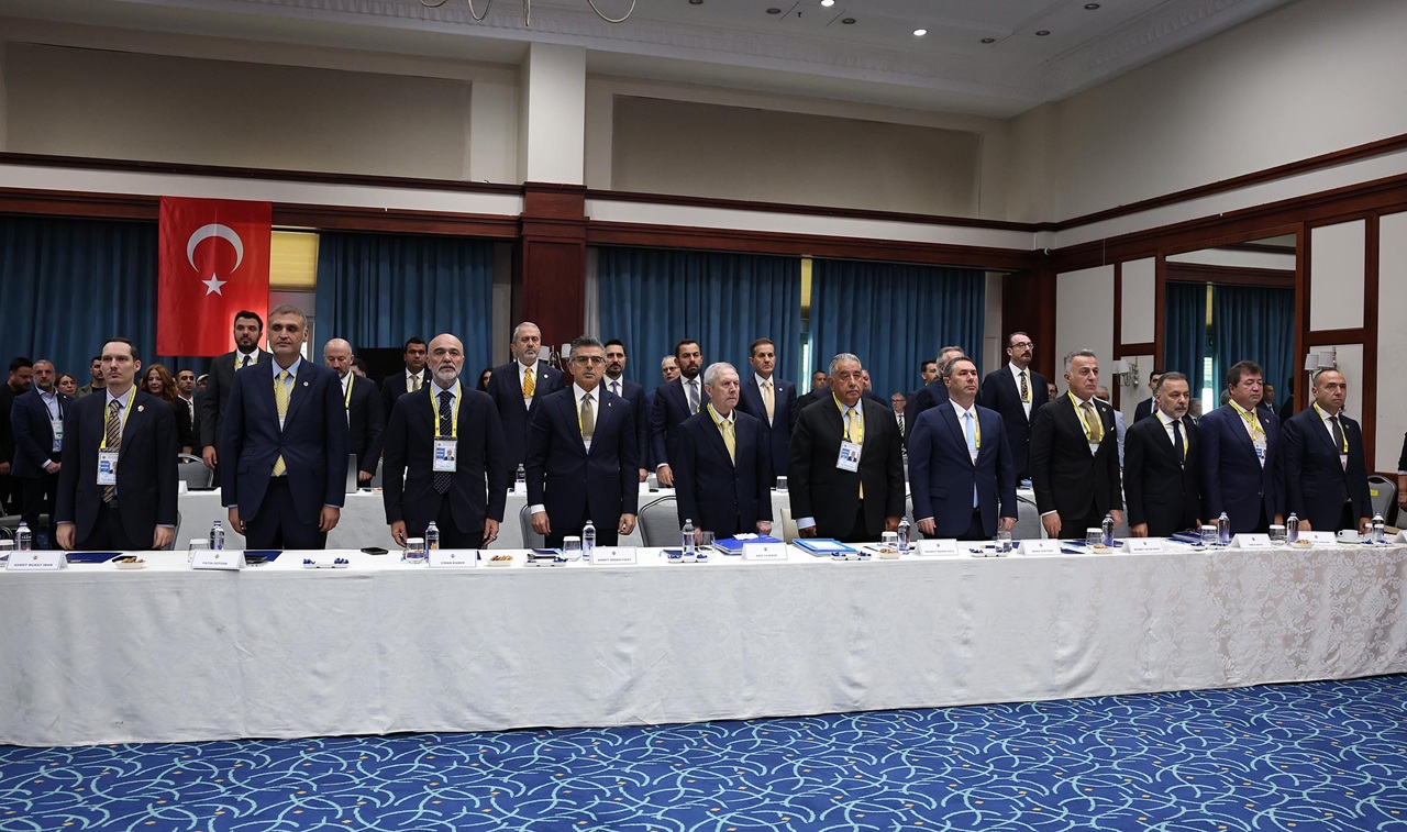 Fenerbahçe Kulübünün 31 Mayıs 2026 itibarıyla toplam borcunun 27 milyar 961 milyon liraya ulaştığı duyuruldu.