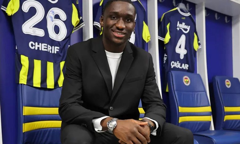 Fenerbahçe, 19 yaşındaki Fransız forvet Sidiki Cherif’in transferi için Premier Lig’in yeni ekibi Coventry City ile anlaşmaya vardı