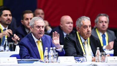 Aziz Yıldırım’dan mali kongrede sert çıkış: Önceki yönetimi ibra etmeyeceğim 3 Fenerbahçe Başkanı Aziz Yıldırım, Olağan Mali Genel Kurul’da Ali Koç ve Sadettin Saran dönemlerine ilişkin mali eleştirilerde bulundu.