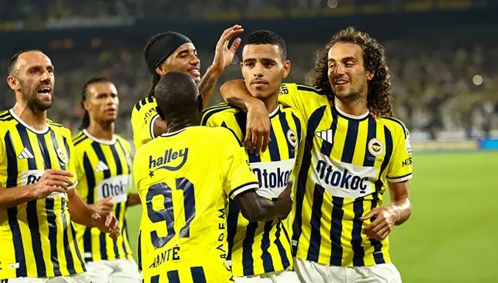 Süper Lig’de sezonun ilk derbisinde Fenerbahçe ile Beşiktaş karşı karşıya gelecek. Derbi öncesinde Fenerbahçe'de 4 isim büyük heyecan yaşıyor