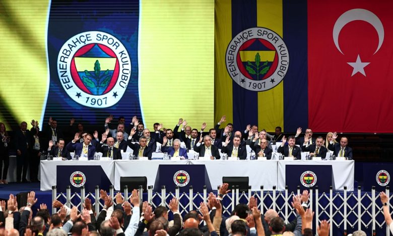 Fenerbahçe’nin olağan genel kurulunda mali tablolar ve geçmiş dönem harcamaları gündeme geldi.