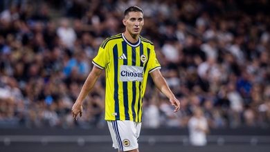 Fenerbahçe, antrenmanda sol dizinden sakatlanan Mert Müldür’ün menisküs yırtığı nedeniyle Avusturya’da operasyon geçirdiğini açıkladı.