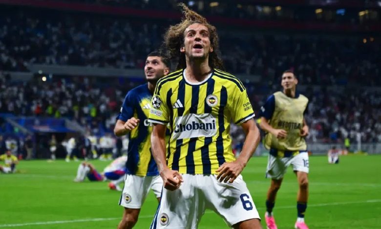 UEFA Şampiyonlar Ligi’nde Türkiye’yi temsil edecek Fenerbahçe, organizasyonda mücadele edecek oyuncu listesini UEFA’ya bildirdi.