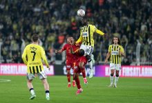 Süper Lig’in 10. haftasında Göztepe’yi ağırlayan Fenerbahçe, ilk yarıyı önde kapattığı karşılaşmada üstünlüğünü koruyamadı. Sarı-lacivertliler, ikinci yarıda iki dakika içinde yediği gollerle sahadan 2-1 mağlup ayrıldı.
