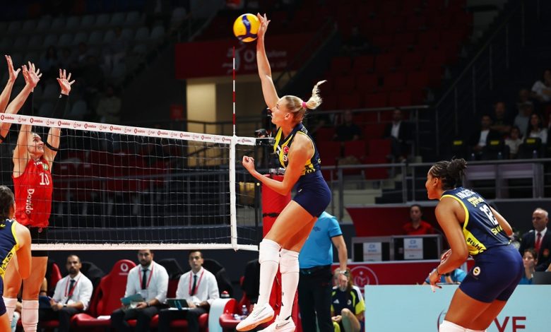 Fenerbahçe Medicana Kadın Voleybol Takımı, Vodafone Sultanlar Ligi’nin ilk haftasında Manisa Büyükşehir Belediyespor’u 3-0 mağlup ederek sezona galibiyetle başladı.