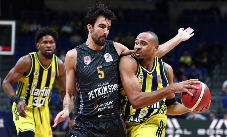 Türkiye Sigorta Basketbol Süper Ligi’nin 4. haftasında Fenerbahçe Tarfin, sahasında Aliağa Petkimspor’a 82-77 mağlup oldu. Sarı-lacivertliler ligde ikinci yenilgisini aldı.