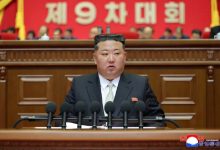 Kuzey Kore lideri Kim Jong Un’un beyin kanaması geçirerek komaya girdiği ve tedavi için Pekin’e götürüldüğü öne sürüldü