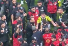 Galatasaray-Fenerbahçe derbisinin ardından saha içinde yaşanan gerginlikte adı gündeme gelen Mert Hakan Yandaş, polislerle tartıştığı iddiaları üzerine açıklama yaptı.
